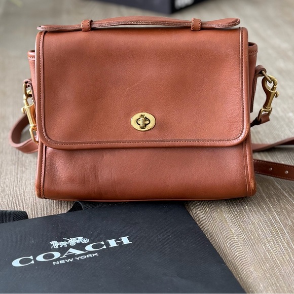 Authentic Vintage Coach Court Bag 9870 – British Tan Glove-Tanned Leather – 1997 - Picture 5 of 10